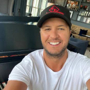 LukeBryan32