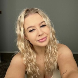 Lexithomsen spoofed photo banned on australia-chat.com